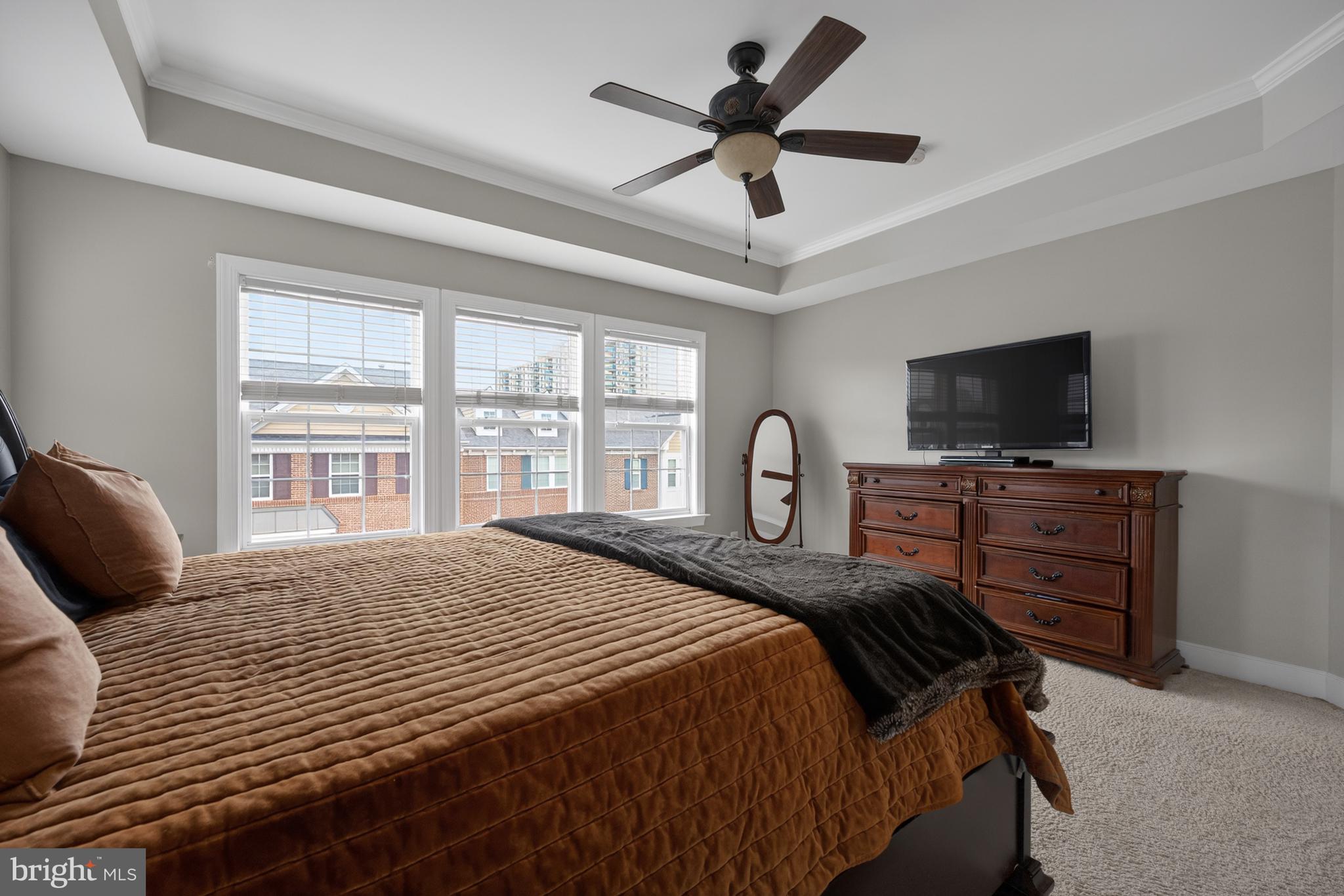 HUNTINGTON MEWS - Residential