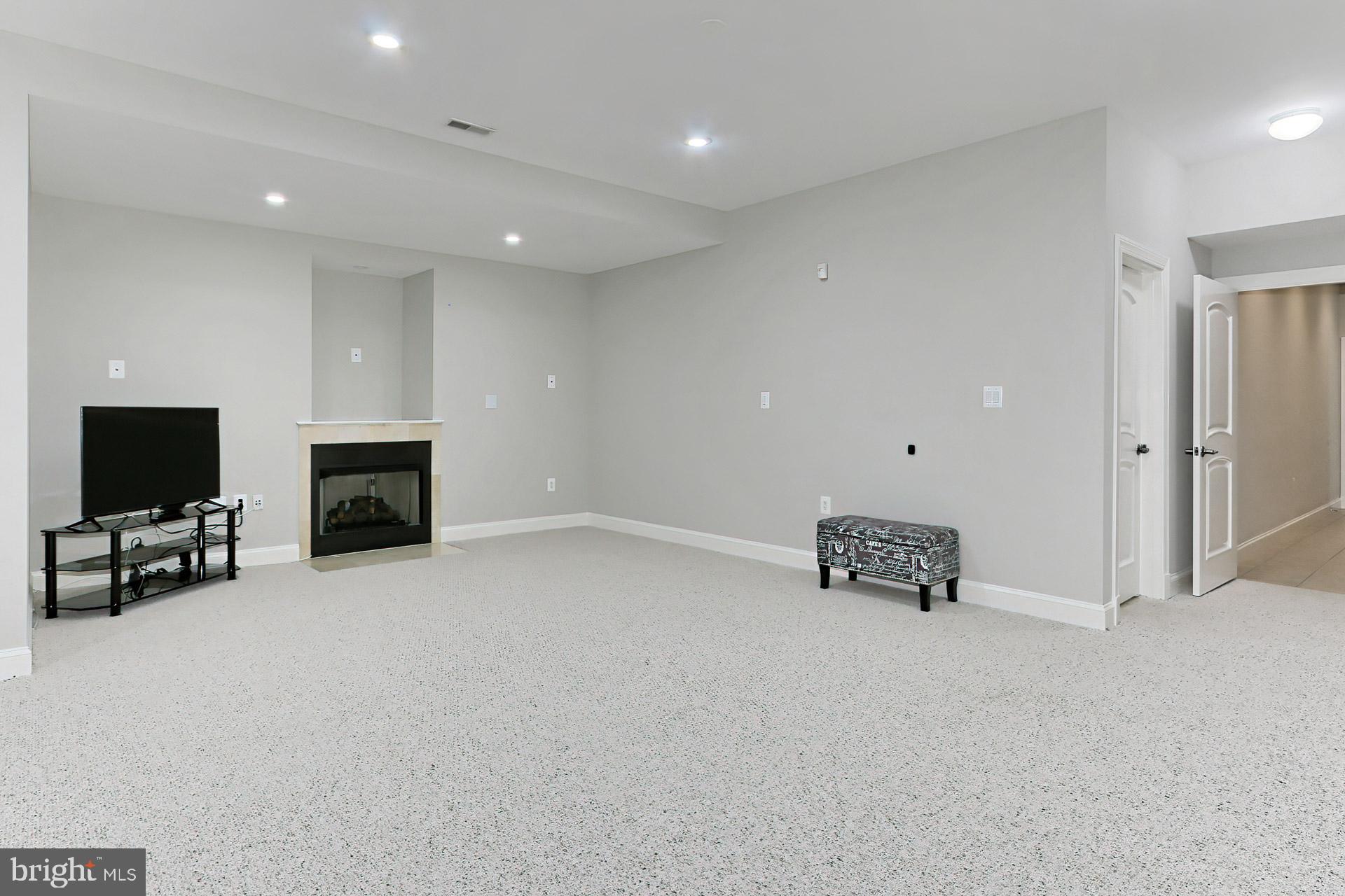 CARTERS GROVE - Residential