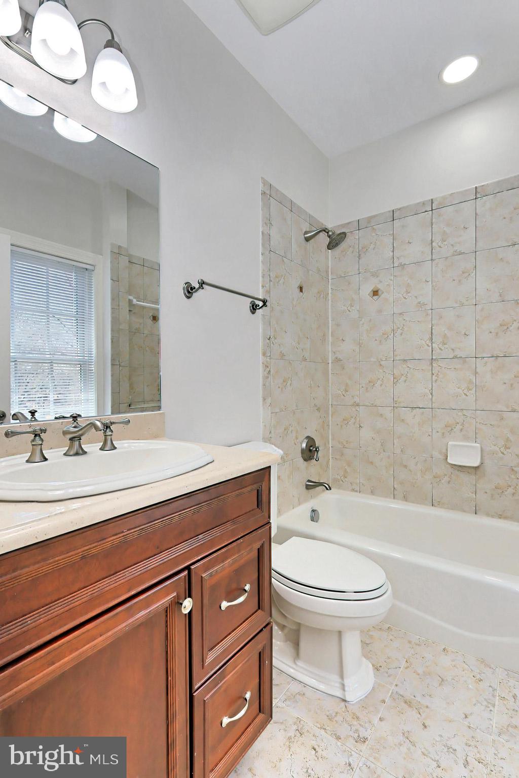 CARTERS GROVE - Residential