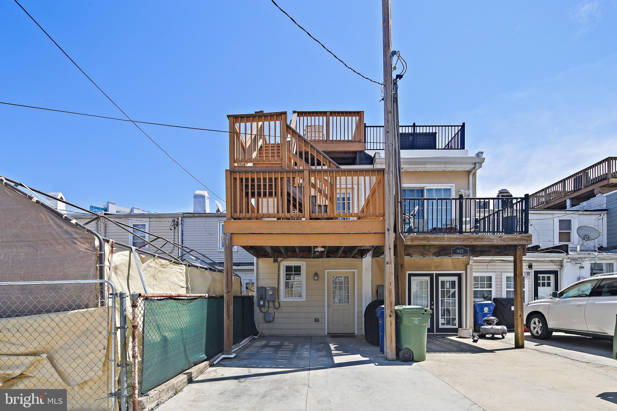 LOCUST POINT - Residential