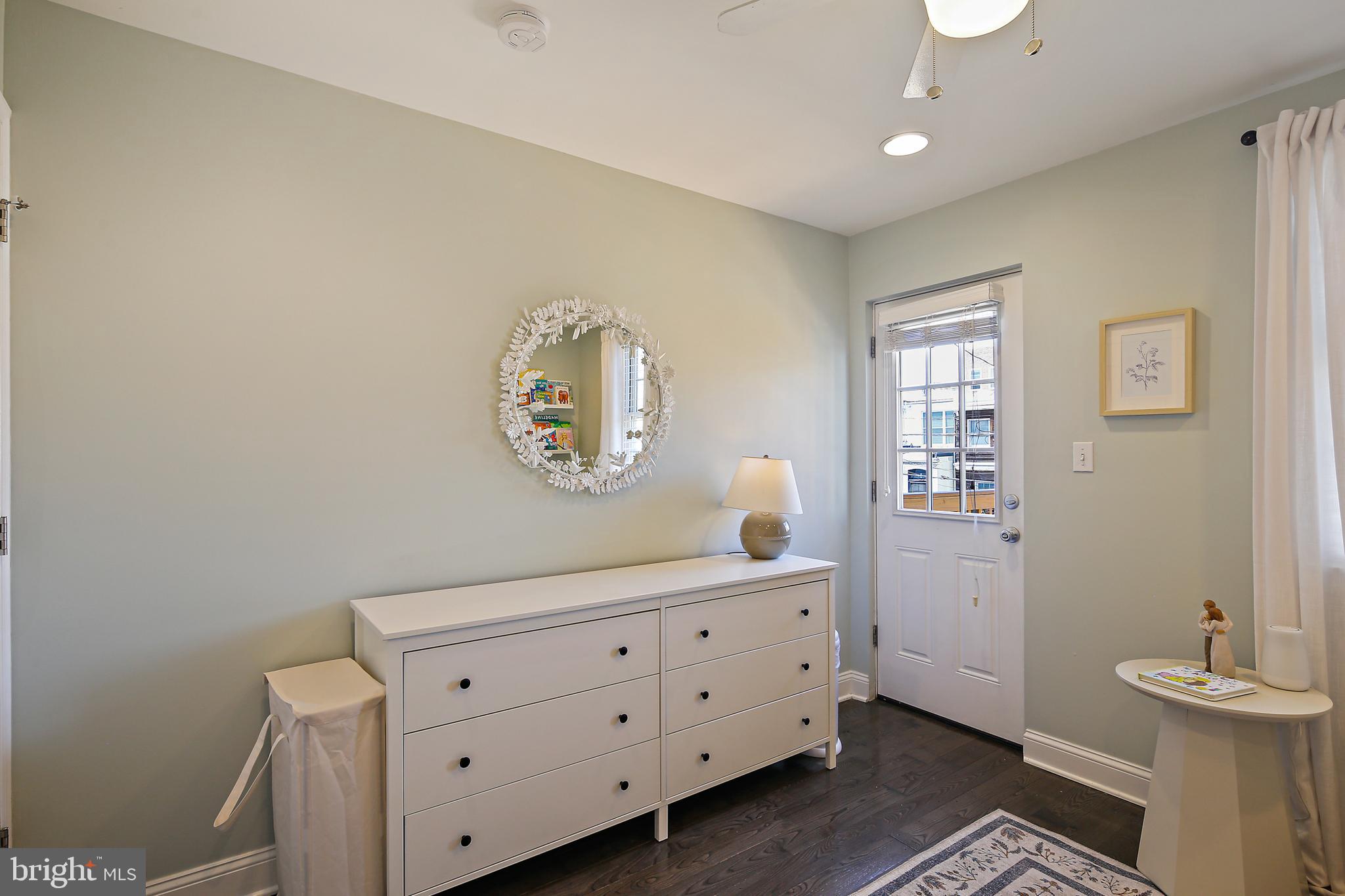 LOCUST POINT - Residential