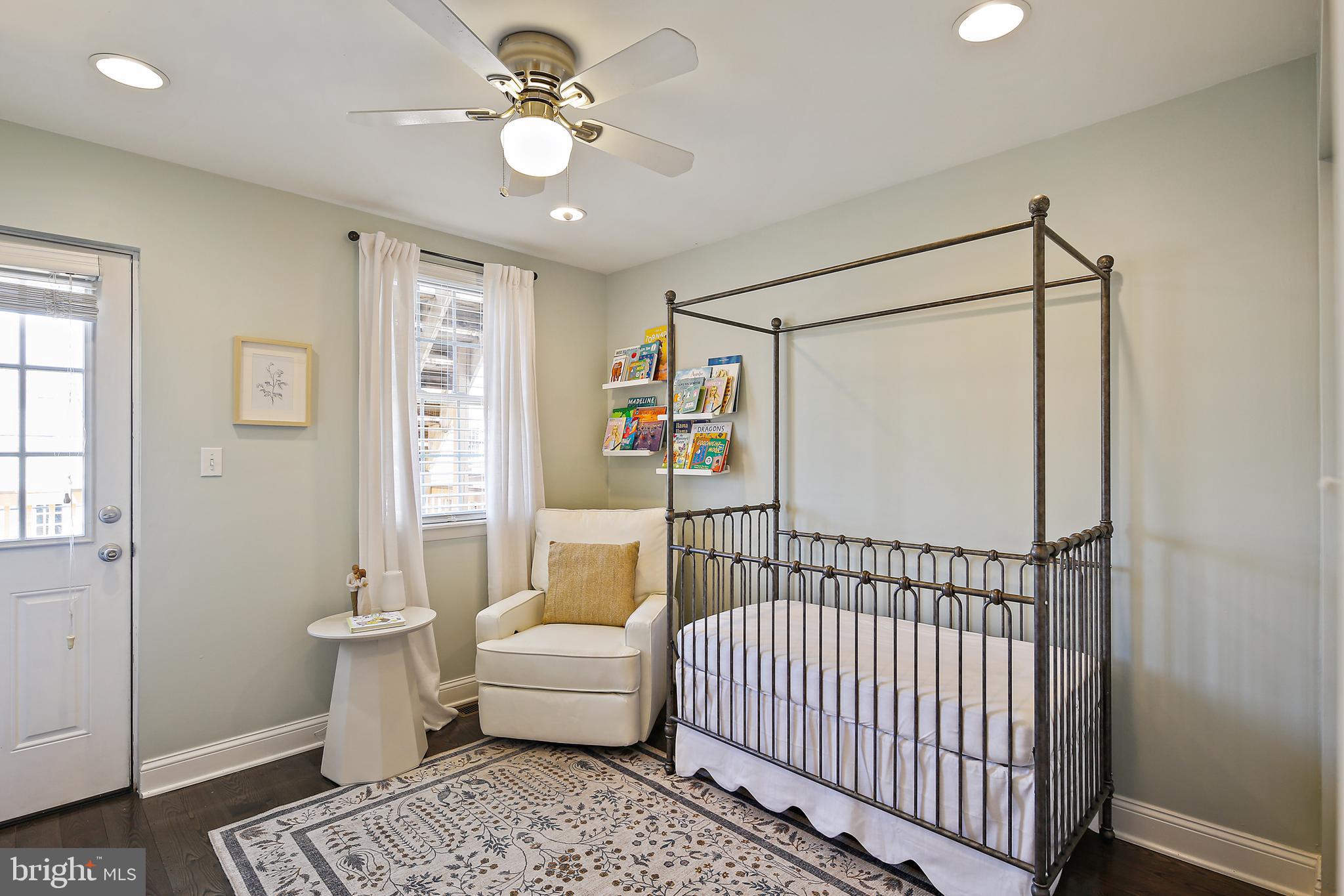 LOCUST POINT - Residential