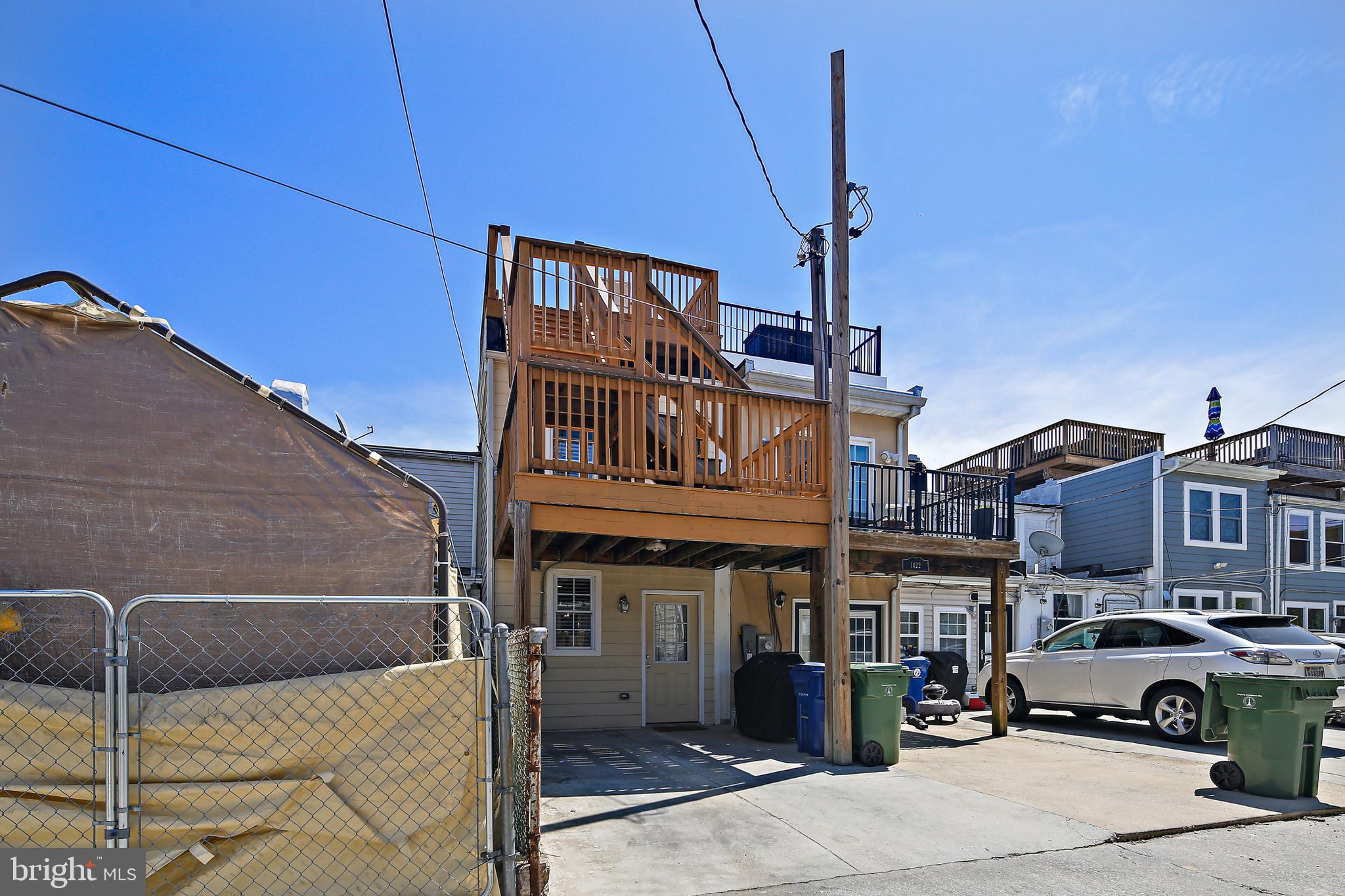 LOCUST POINT - Residential