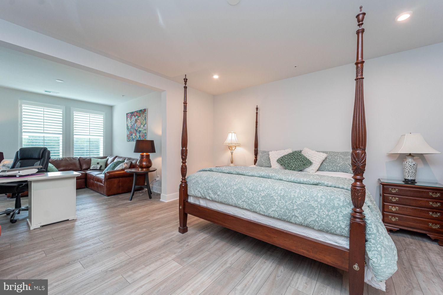 FOUR SEASONS AT KENT ISLAND - Residential