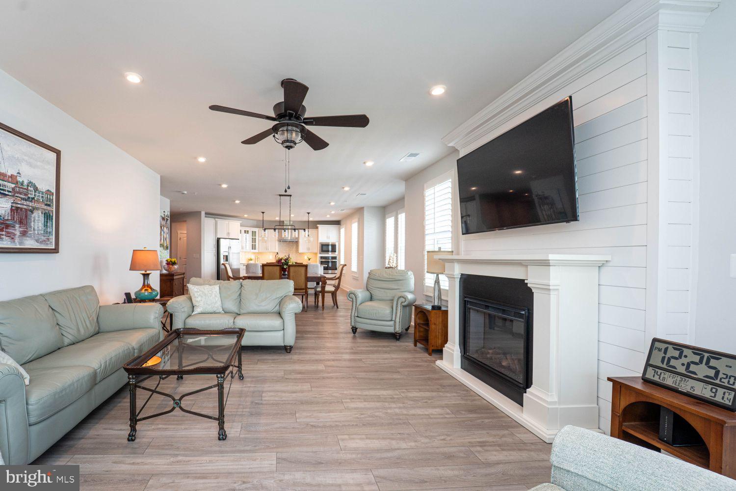 FOUR SEASONS AT KENT ISLAND - Residential