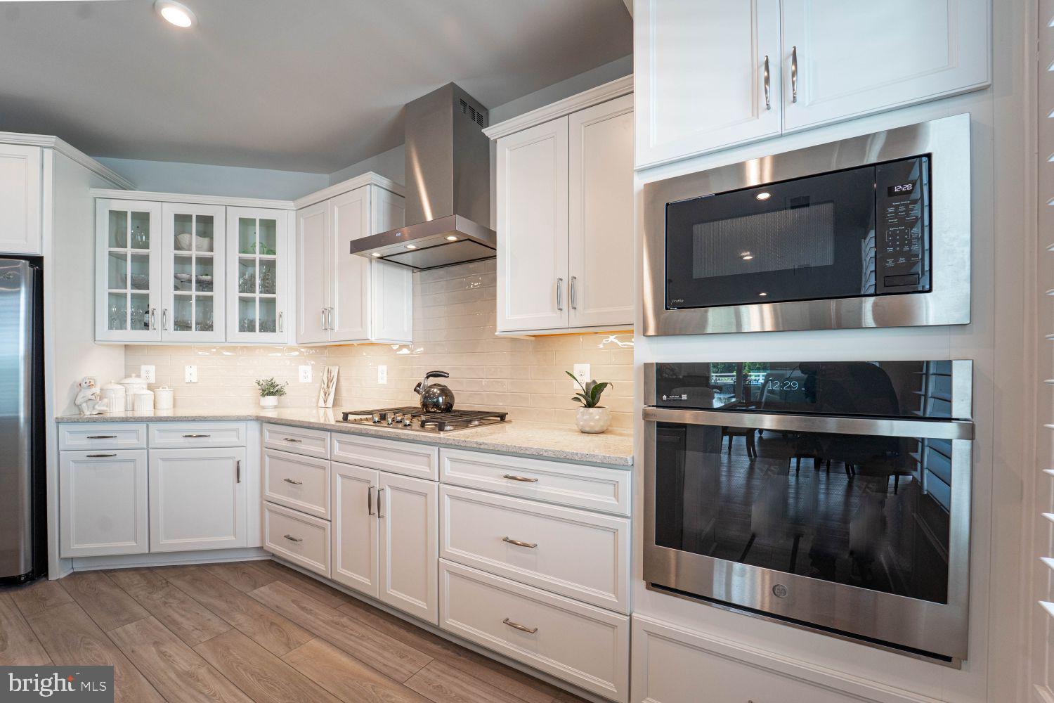 FOUR SEASONS AT KENT ISLAND - Residential