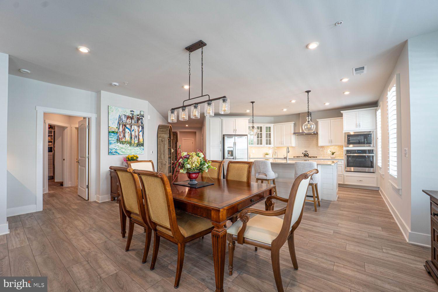 FOUR SEASONS AT KENT ISLAND - Residential