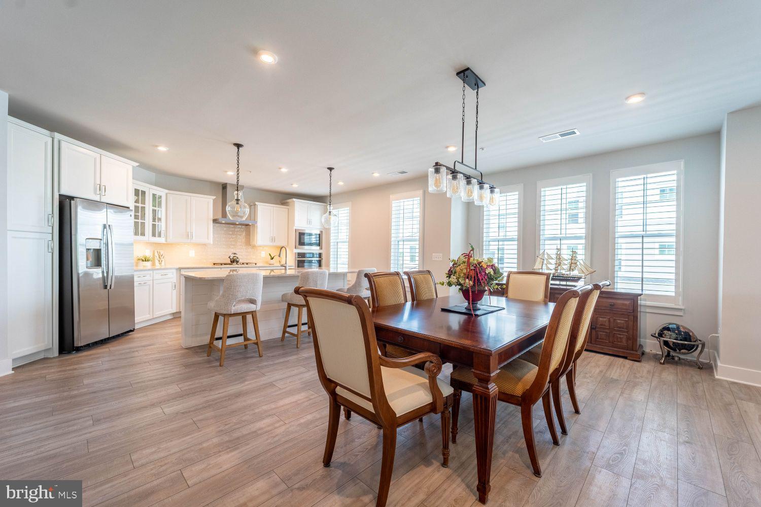 FOUR SEASONS AT KENT ISLAND - Residential