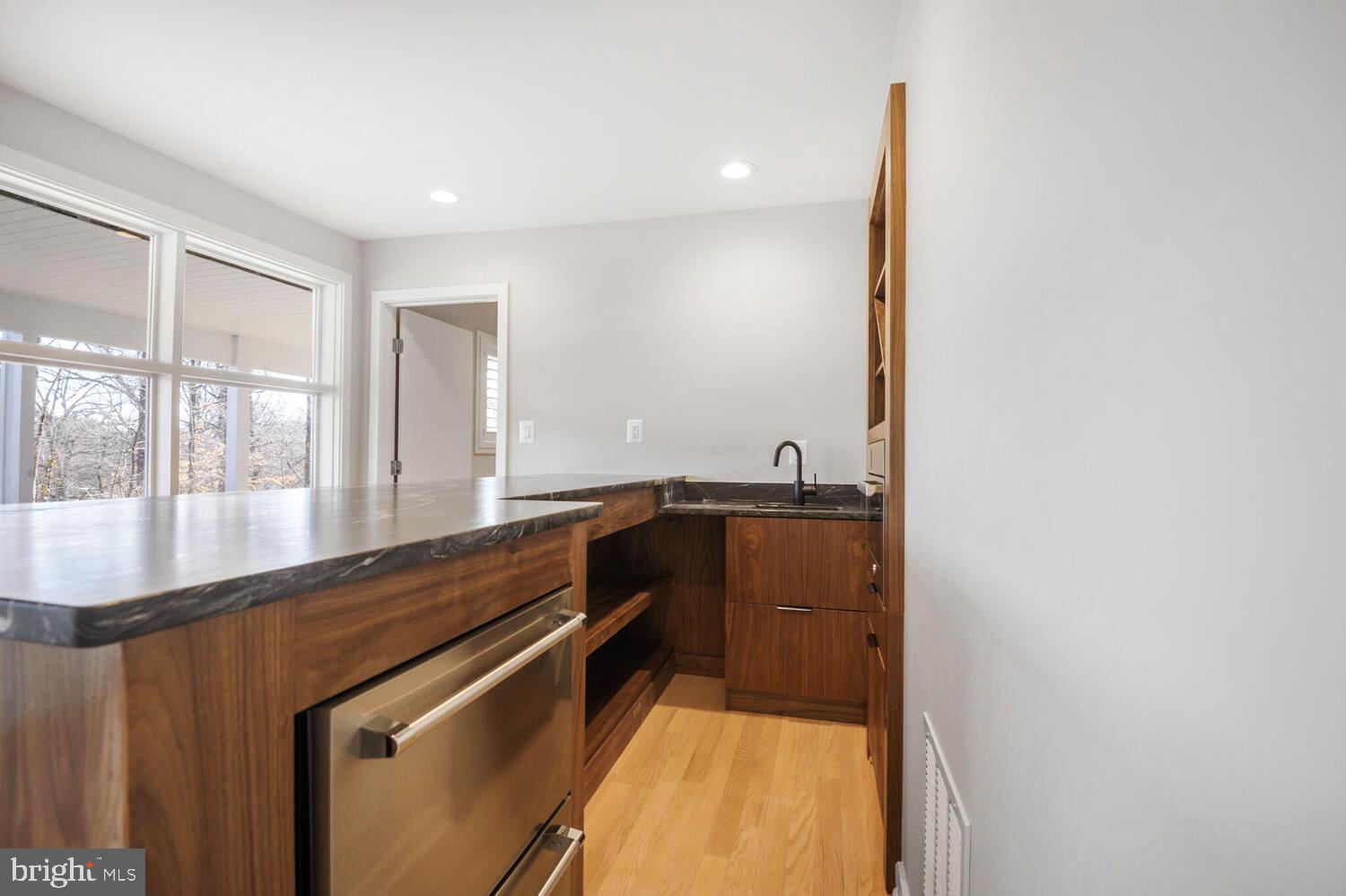 BARCROFT LAKE SHORES - Residential Lease