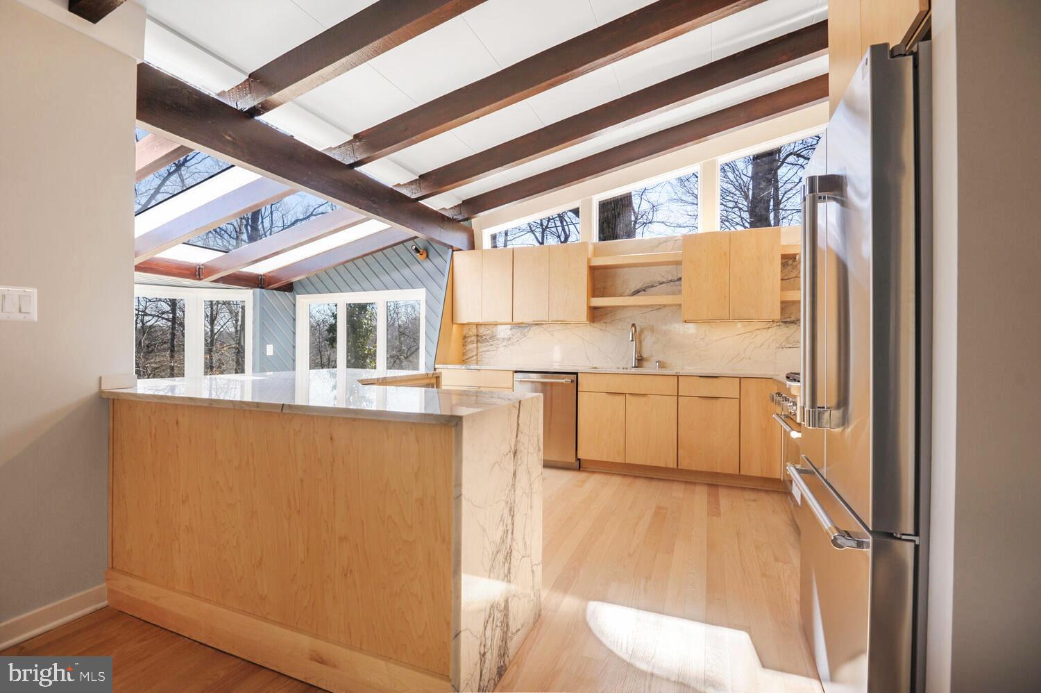 BARCROFT LAKE SHORES - Residential Lease