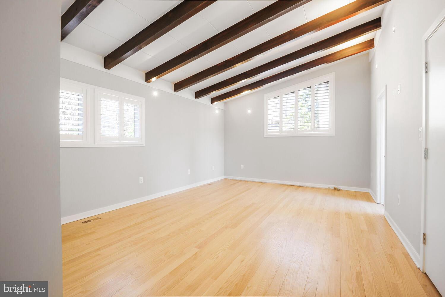 BARCROFT LAKE SHORES - Residential Lease