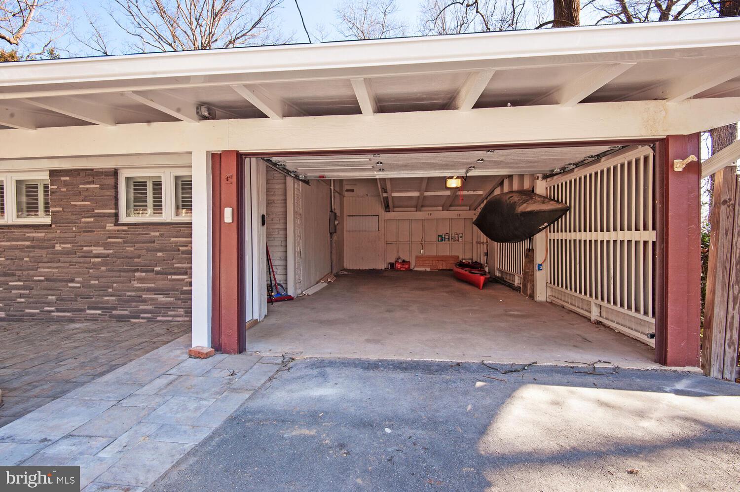 BARCROFT LAKE SHORES - Residential Lease