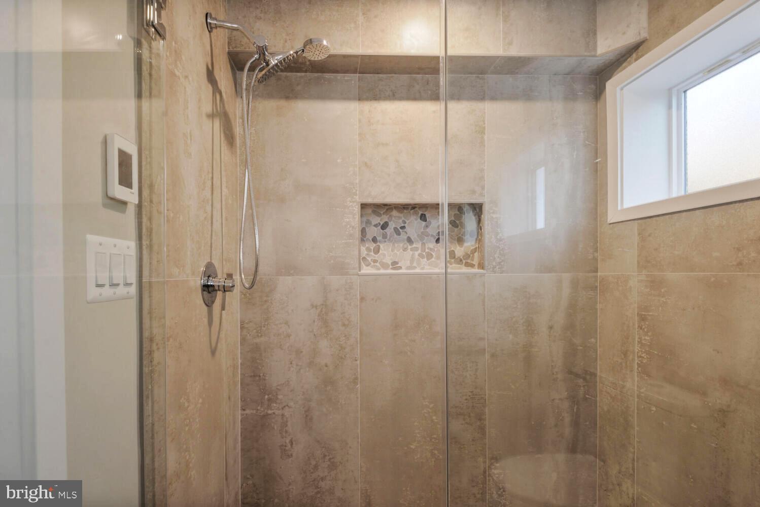 BARCROFT LAKE SHORES - Residential Lease