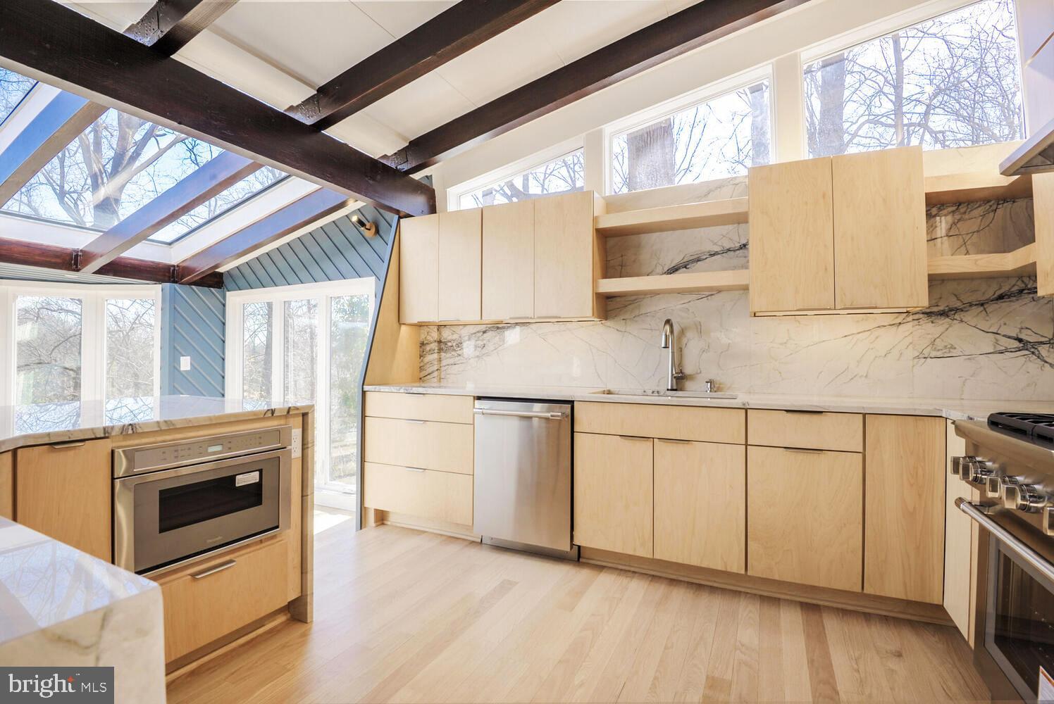 BARCROFT LAKE SHORES - Residential Lease