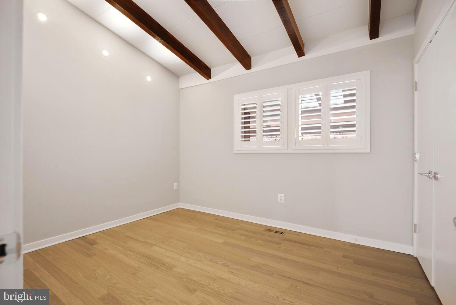 BARCROFT LAKE SHORES - Residential Lease