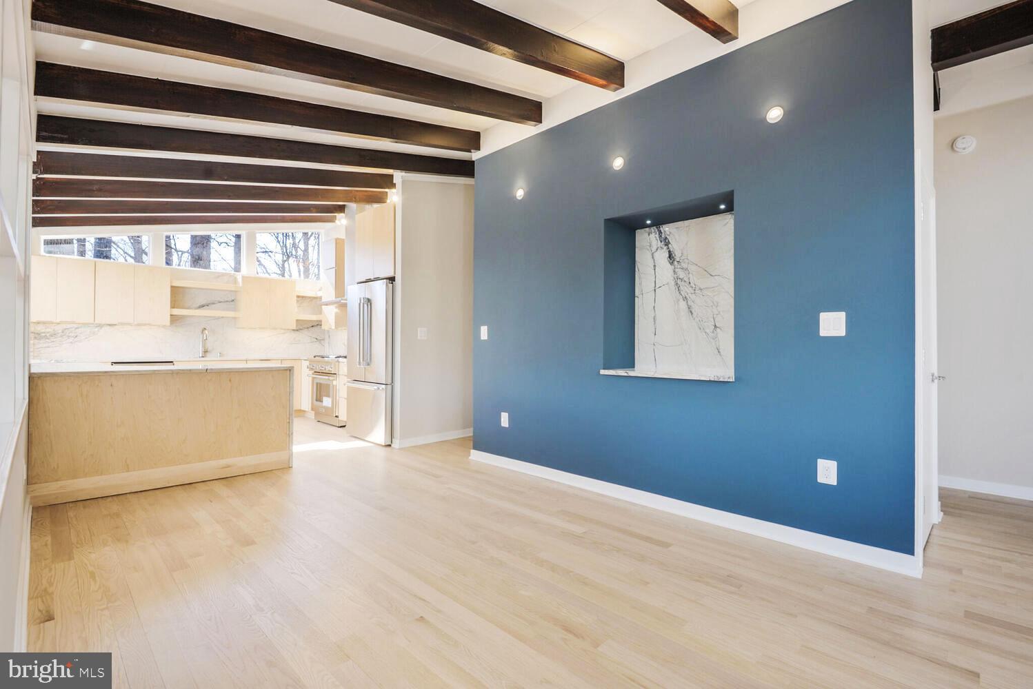 BARCROFT LAKE SHORES - Residential Lease