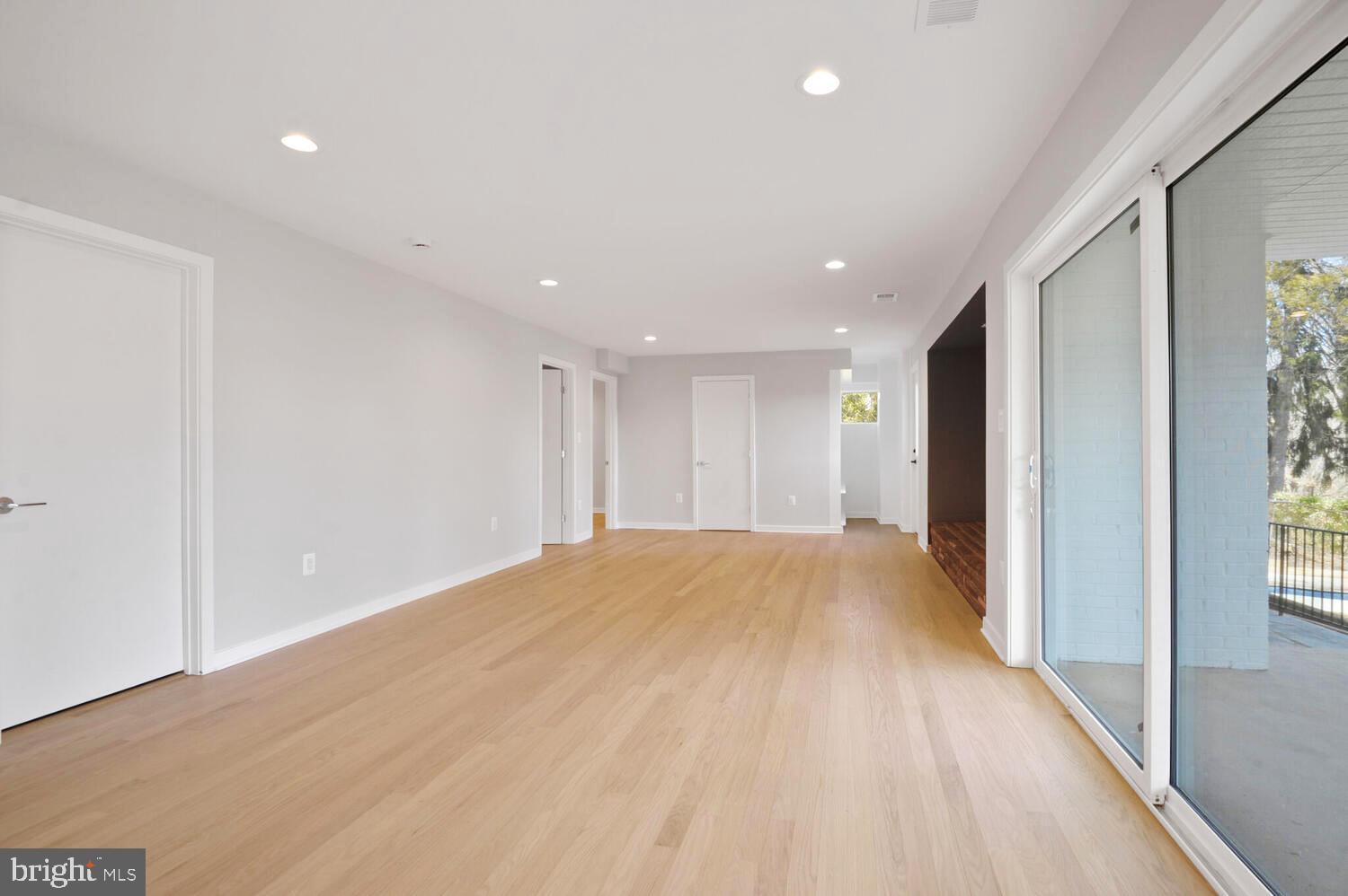 BARCROFT LAKE SHORES - Residential Lease