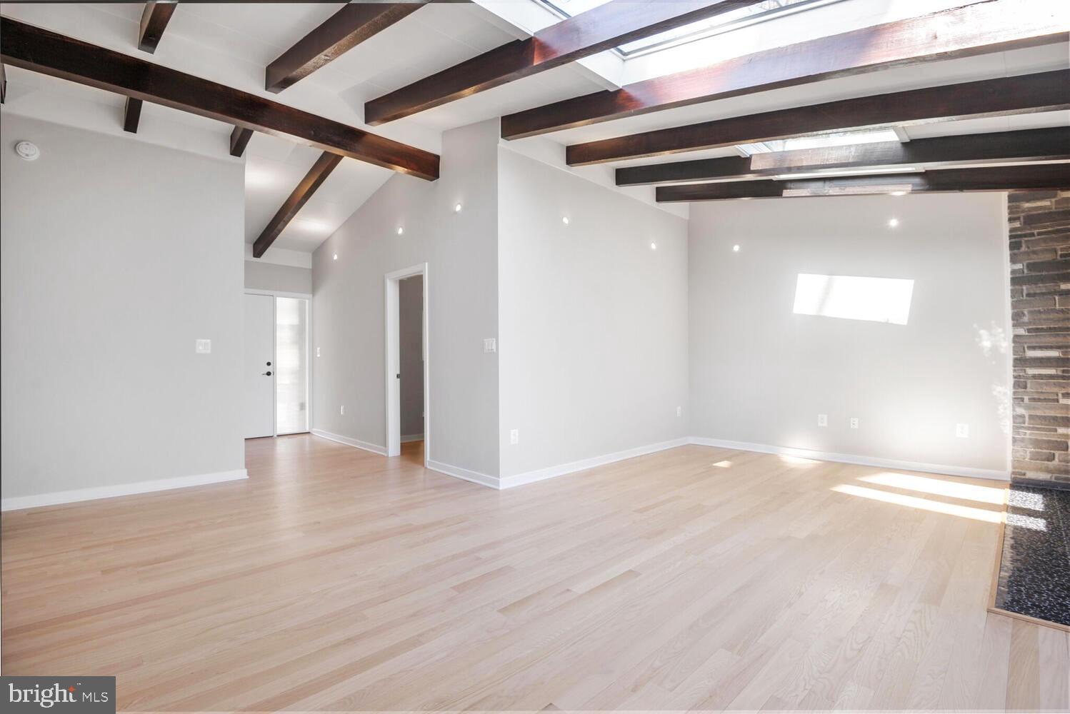 BARCROFT LAKE SHORES - Residential Lease