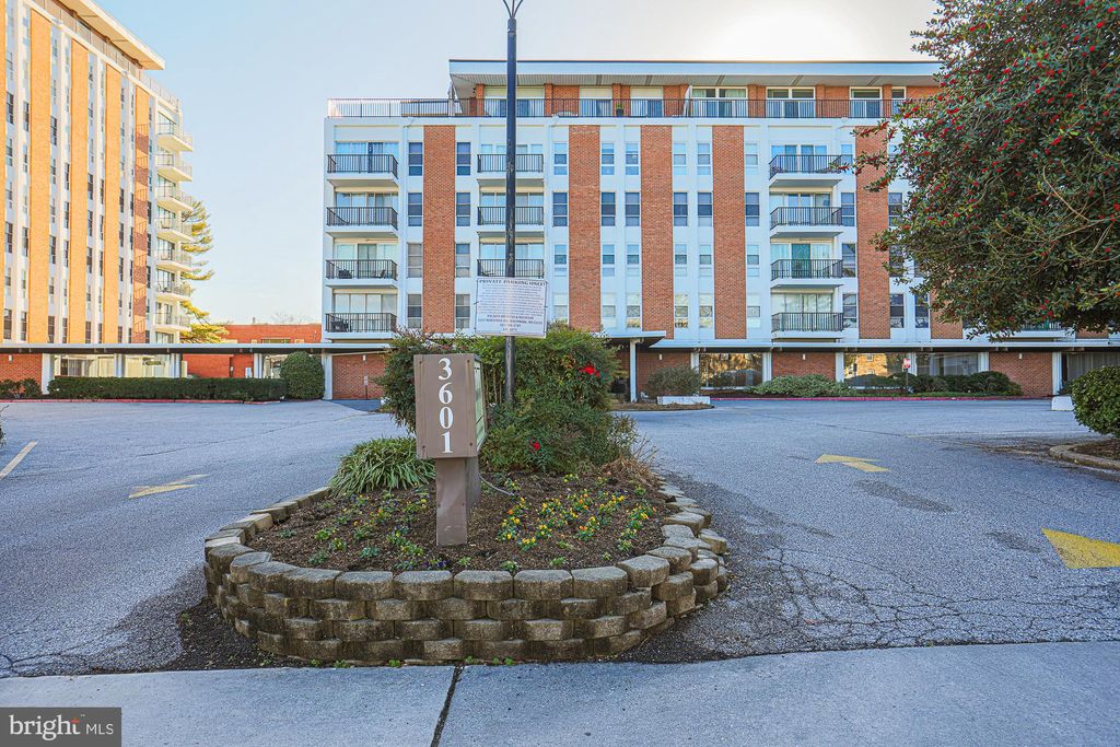 Photo of 3601 Clarks Lane #424, BALTIMORE, MD 21215 (MLS # MDBA2211758)