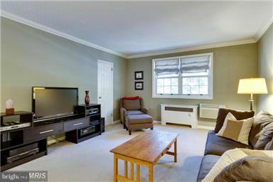 ARLINGTON OAKS - Residential Lease