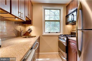 ARLINGTON OAKS - Residential Lease