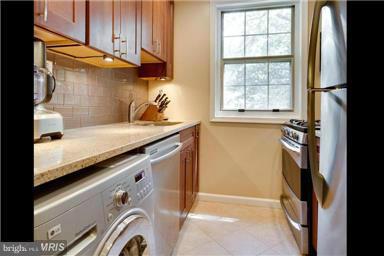 ARLINGTON OAKS - Residential Lease