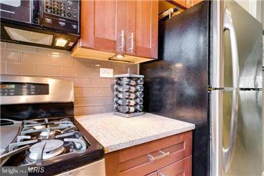 ARLINGTON OAKS - Residential Lease