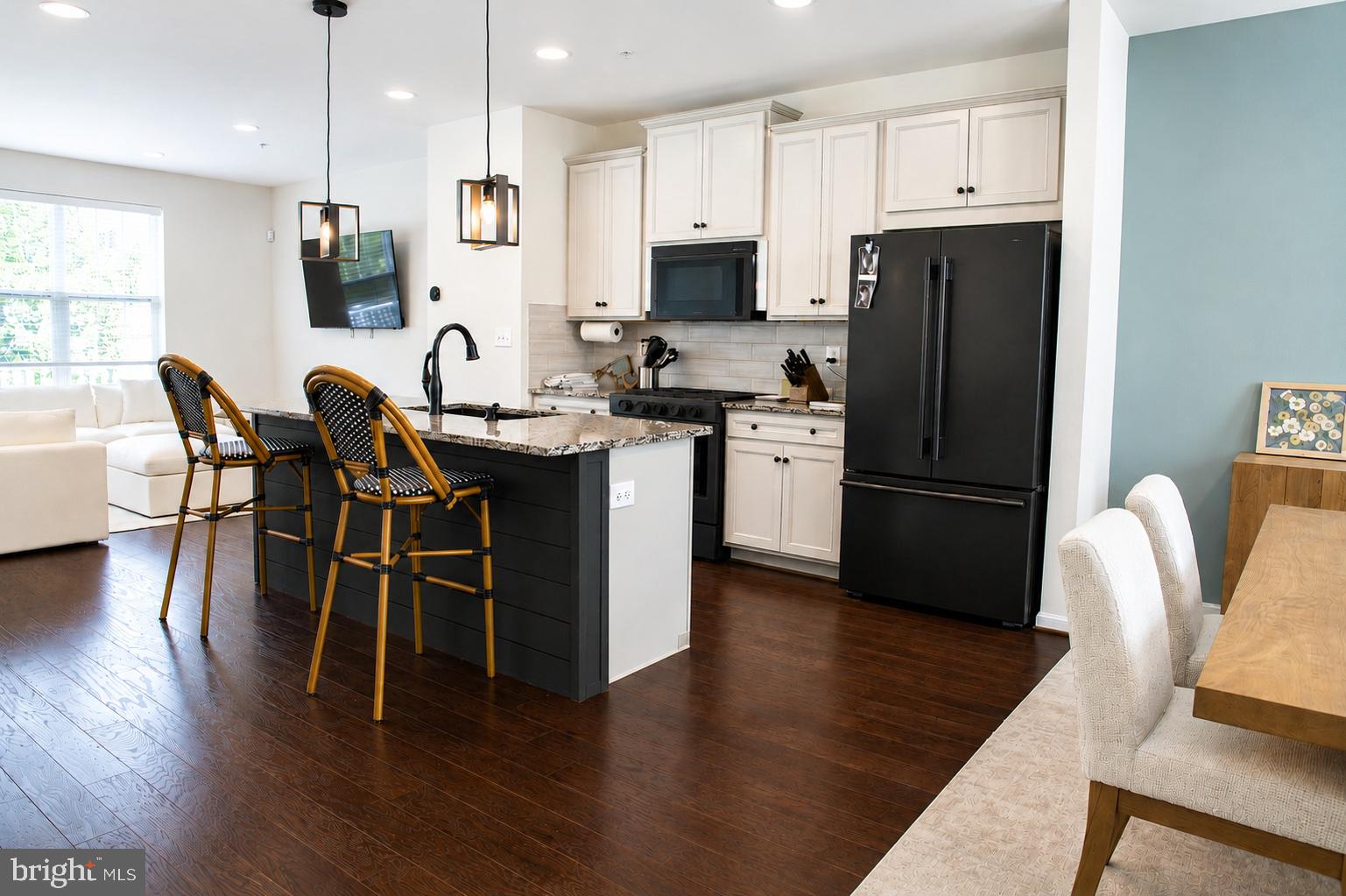 MILLERSVILLE - Residential