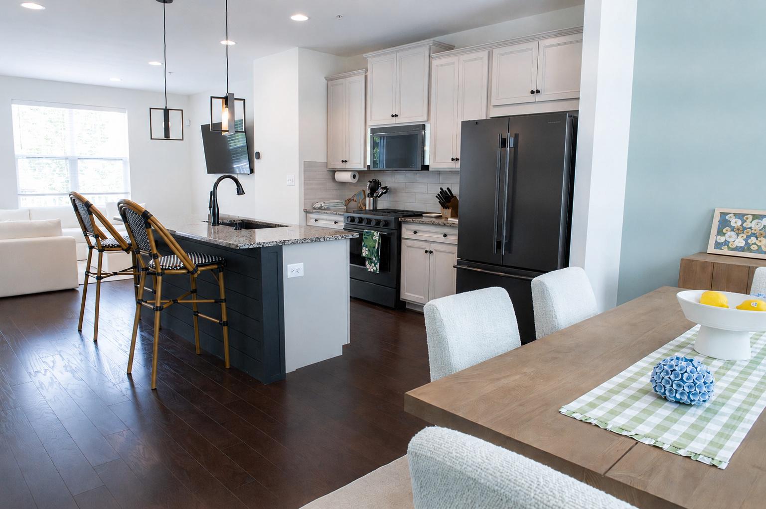 MILLERSVILLE - Residential