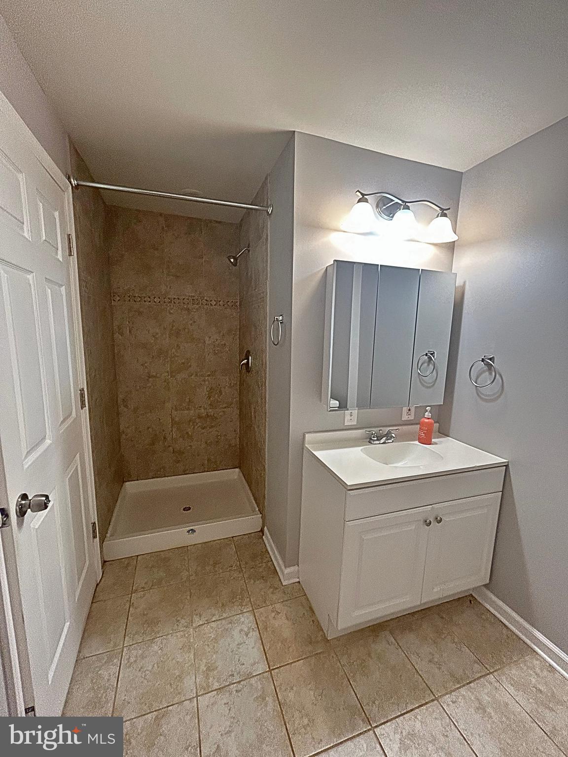 OAK SPRINGS - Residential Lease