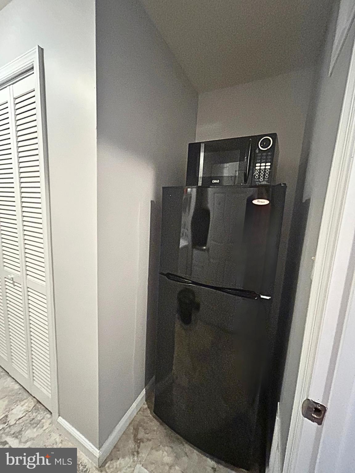 OAK SPRINGS - Residential Lease