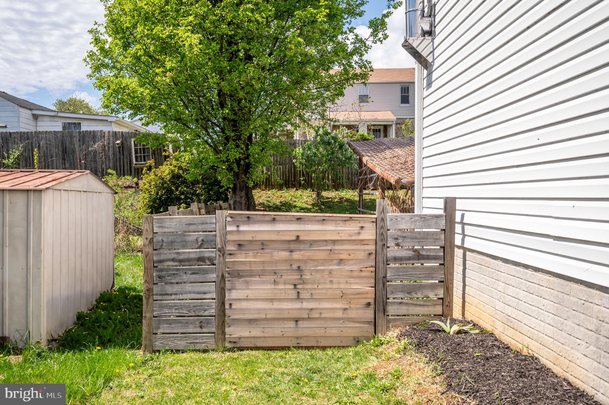 WOODSIDE - Residential