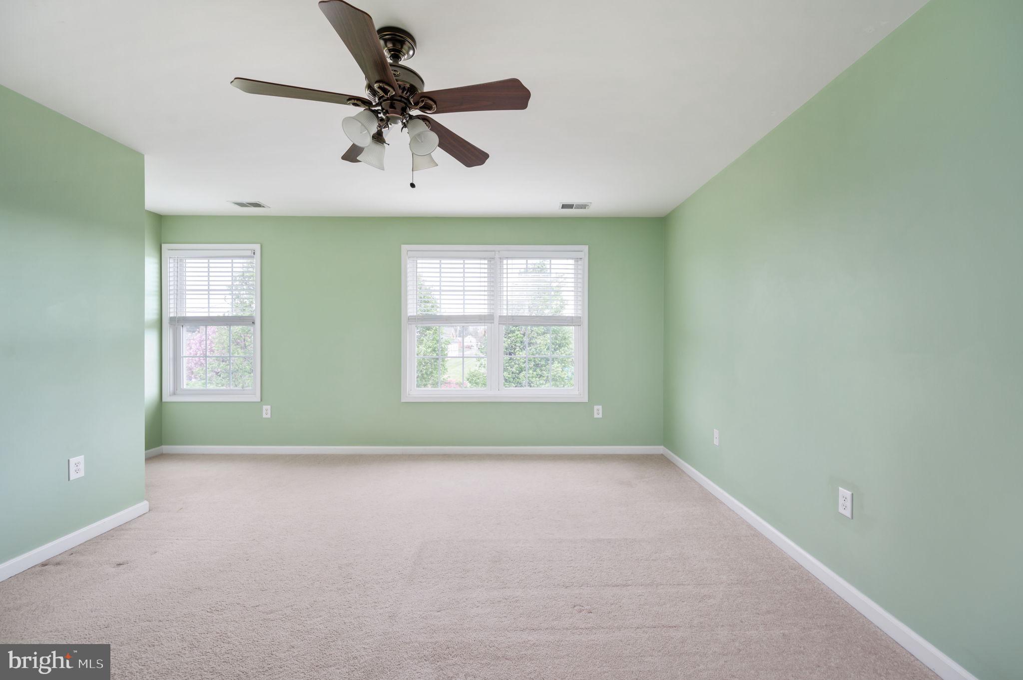 WOODSIDE - Residential