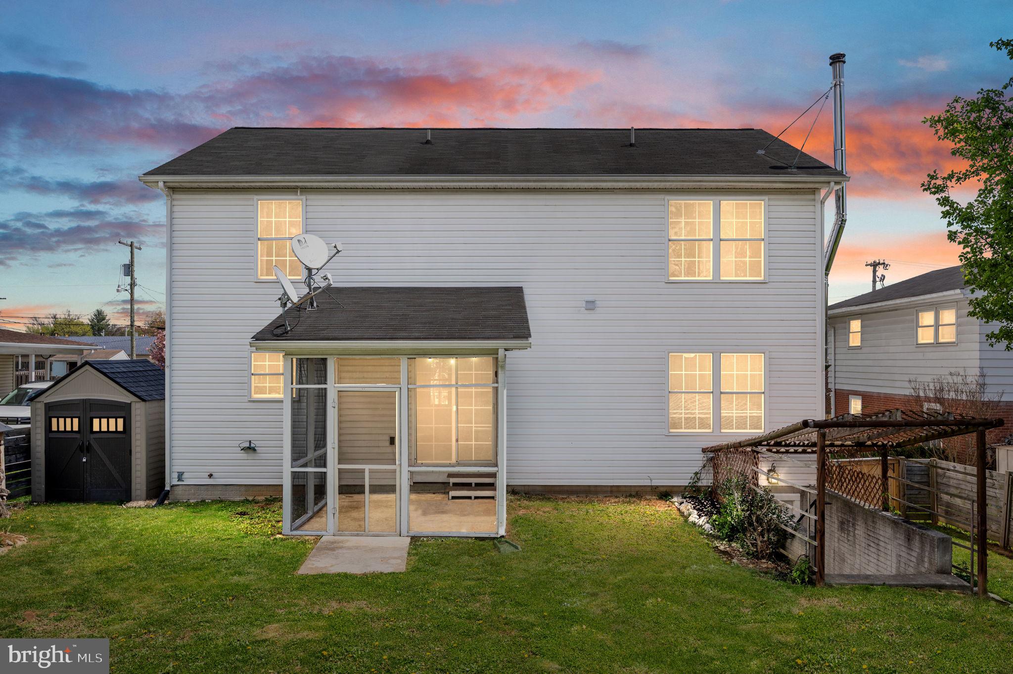 WOODSIDE - Residential