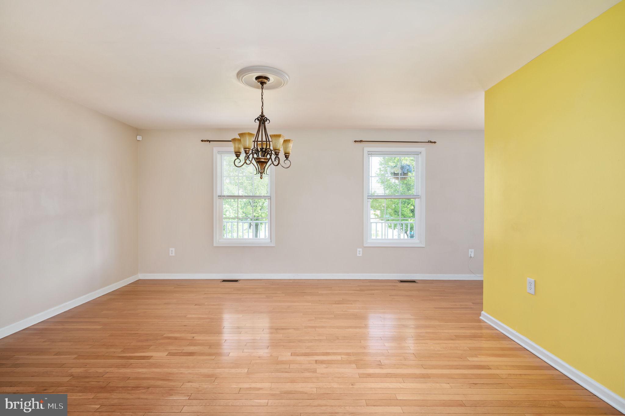 WOODSIDE - Residential