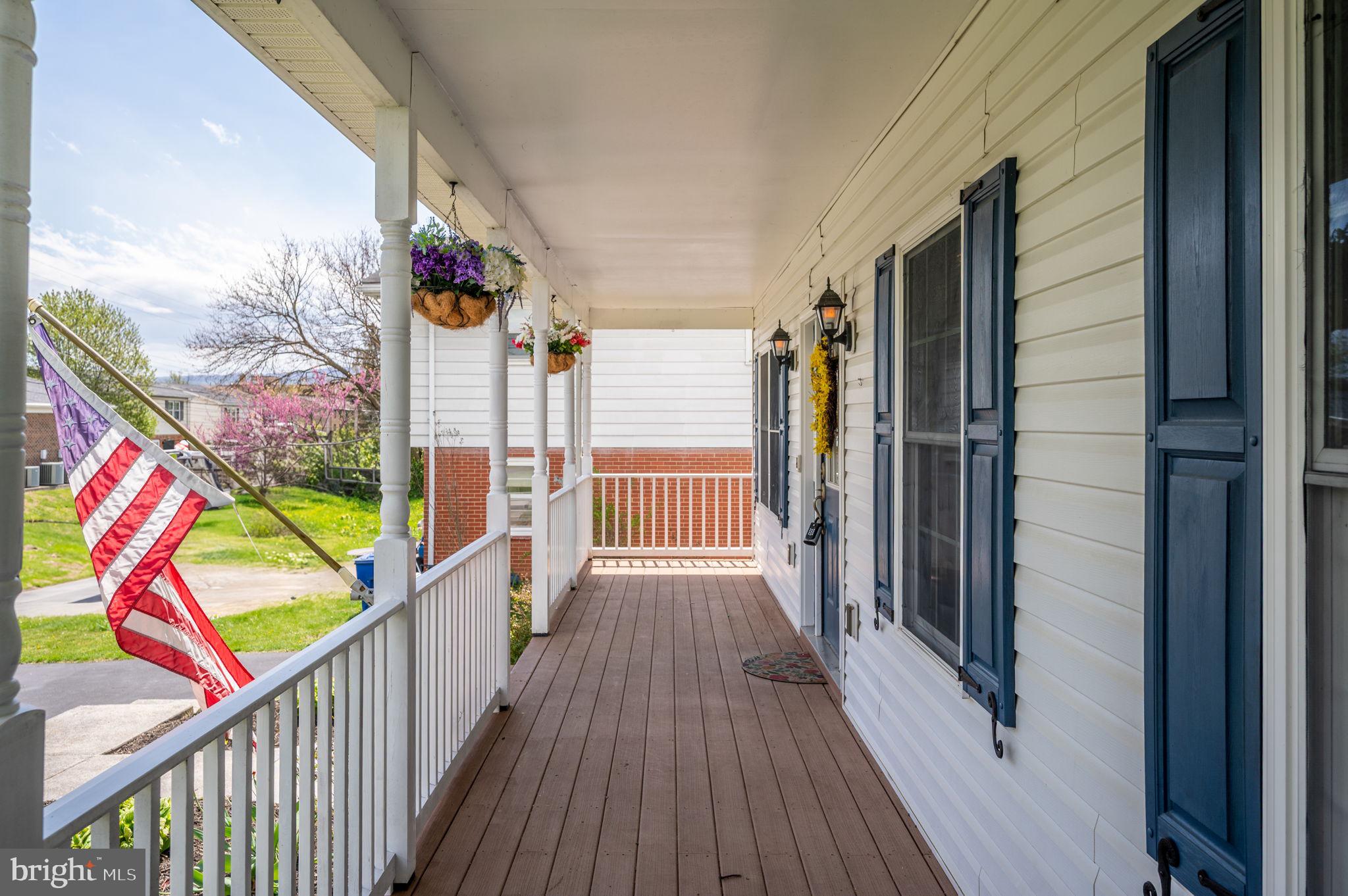 WOODSIDE - Residential