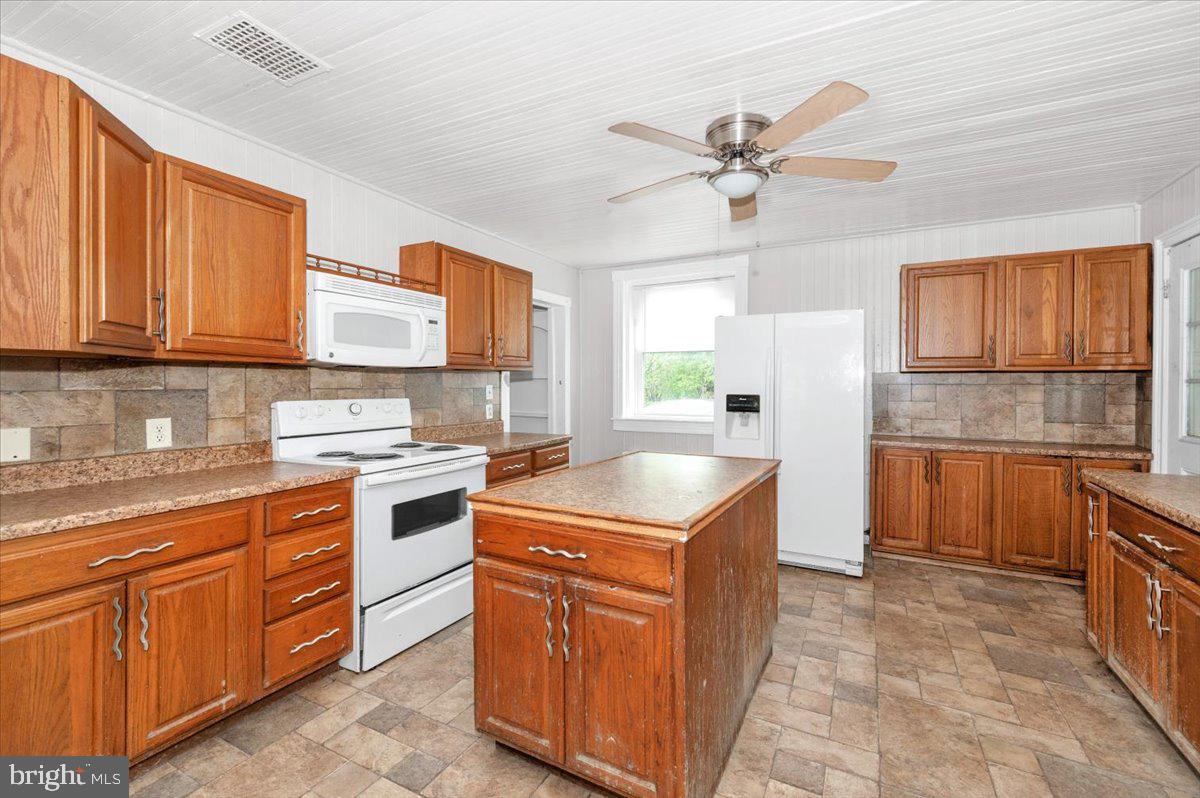 HALLTOWN - Residential