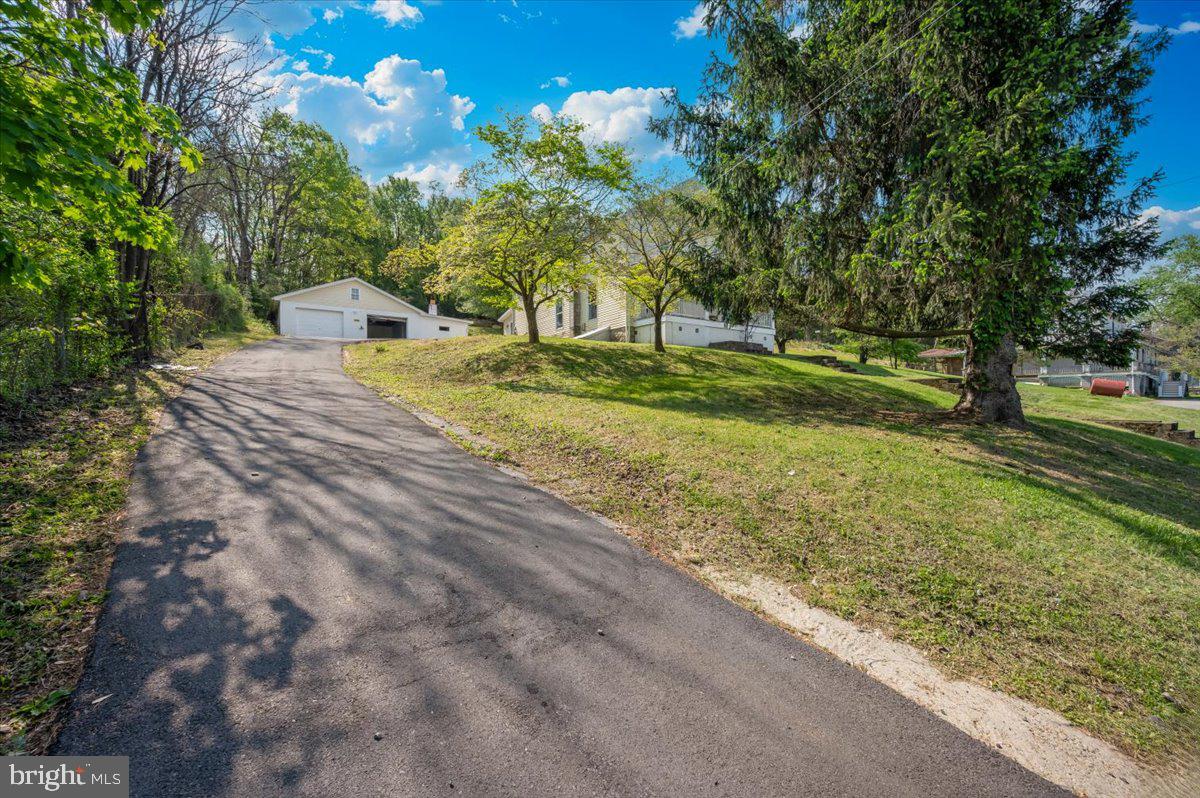 HALLTOWN - Residential