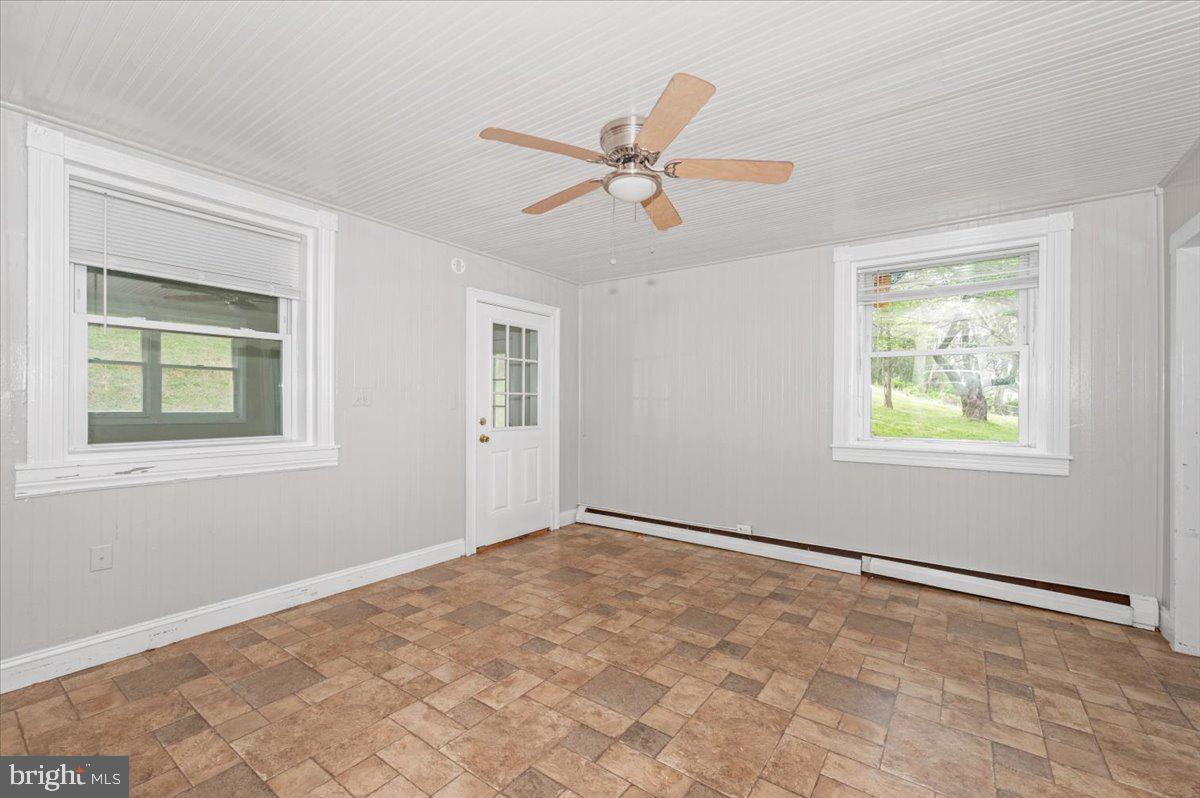 HALLTOWN - Residential