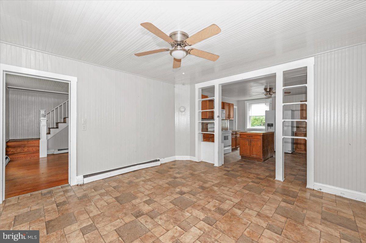 HALLTOWN - Residential