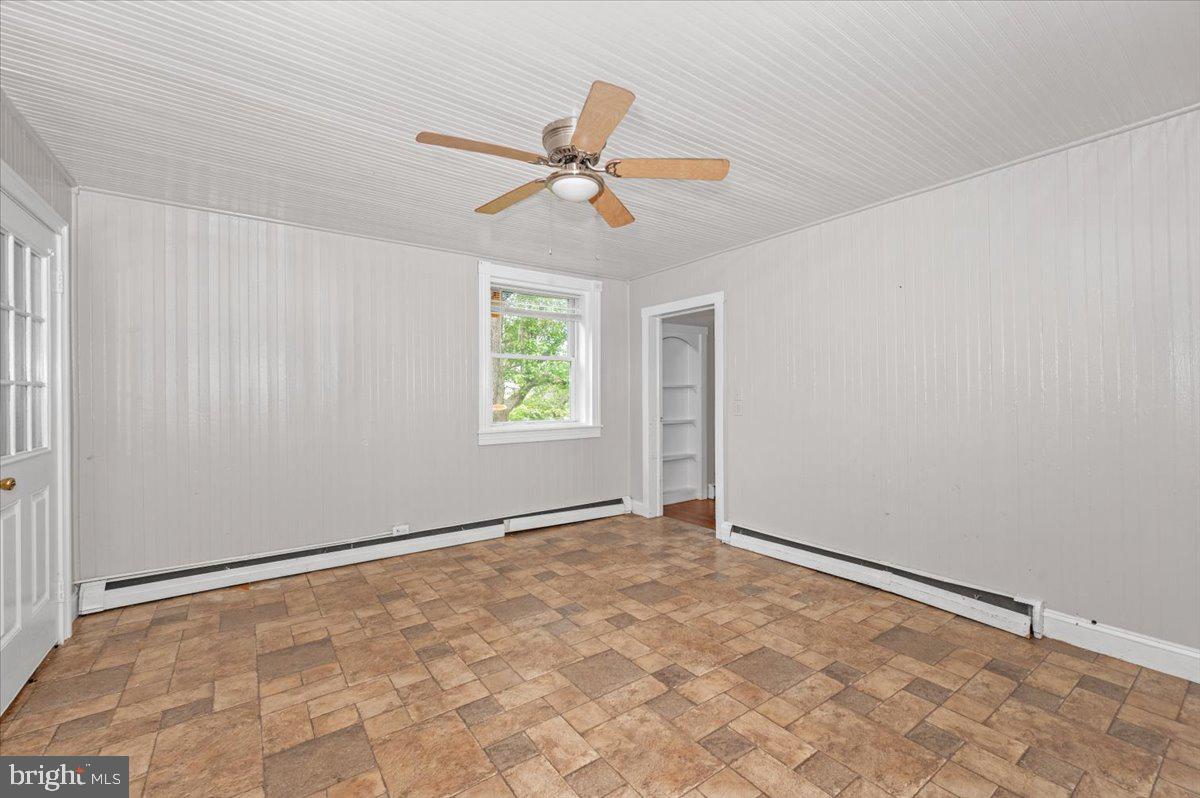 HALLTOWN - Residential