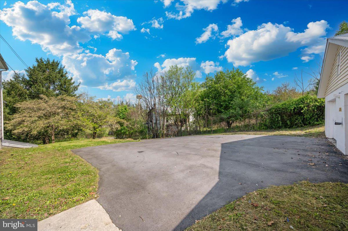 HALLTOWN - Residential