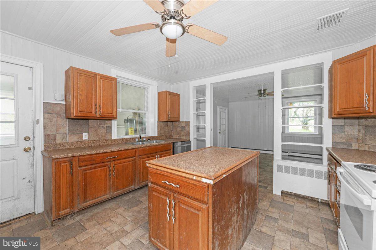 HALLTOWN - Residential