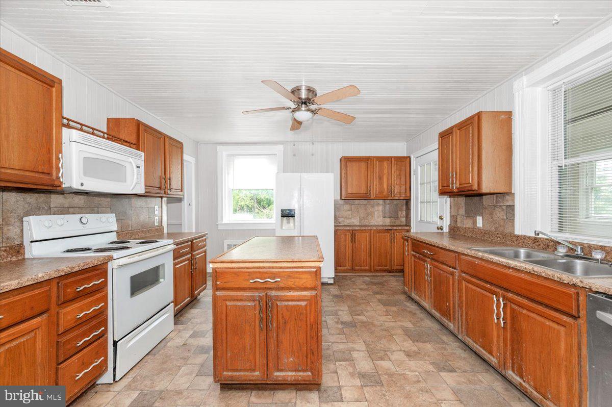 HALLTOWN - Residential