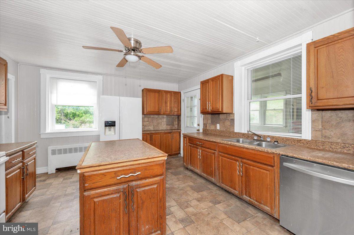 HALLTOWN - Residential