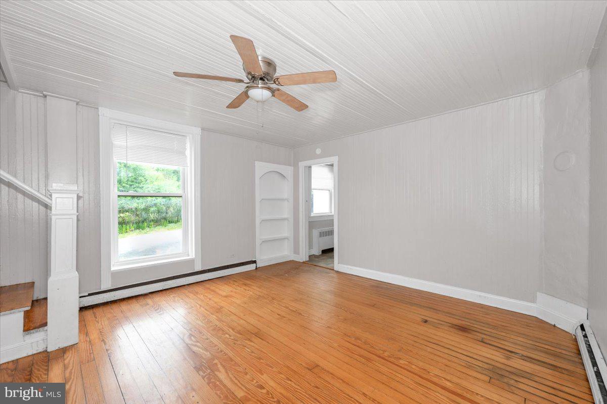 HALLTOWN - Residential