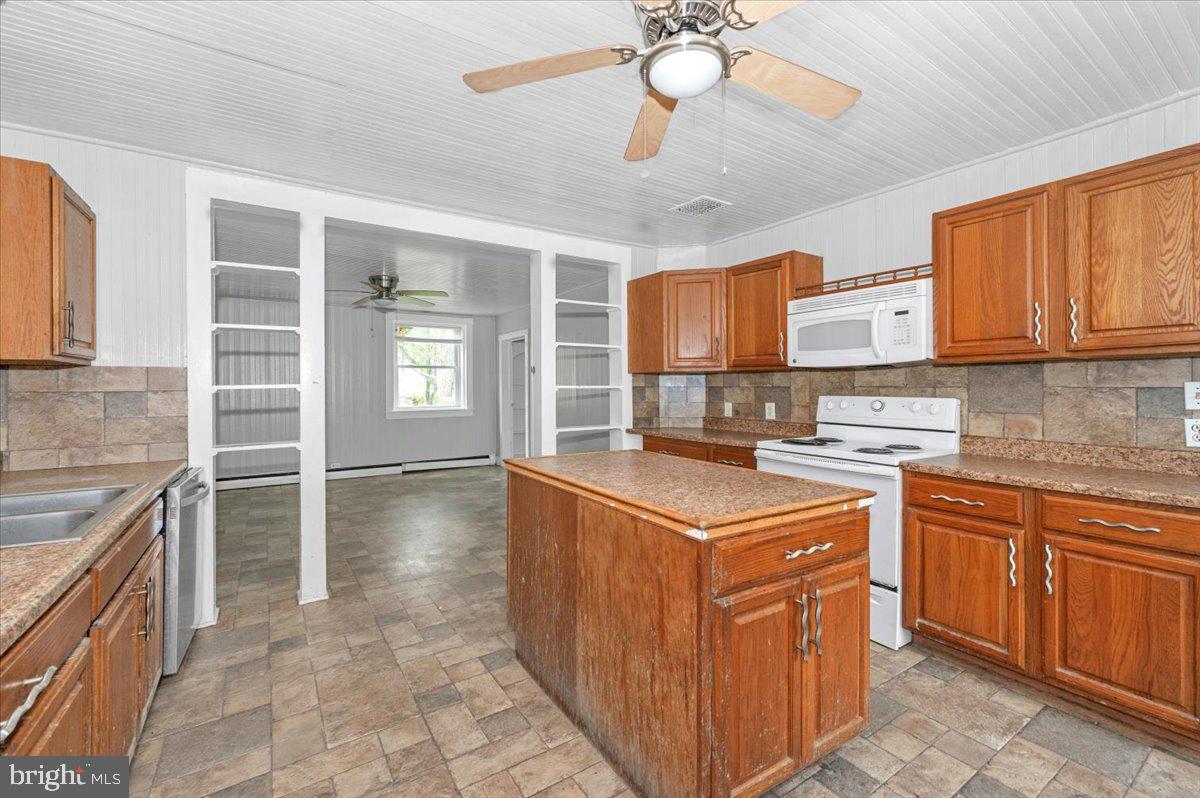 HALLTOWN - Residential