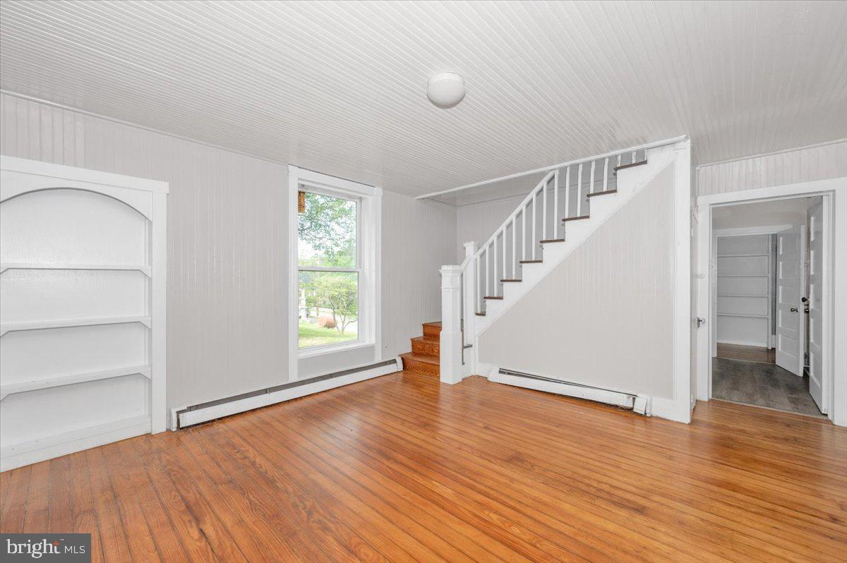 HALLTOWN - Residential