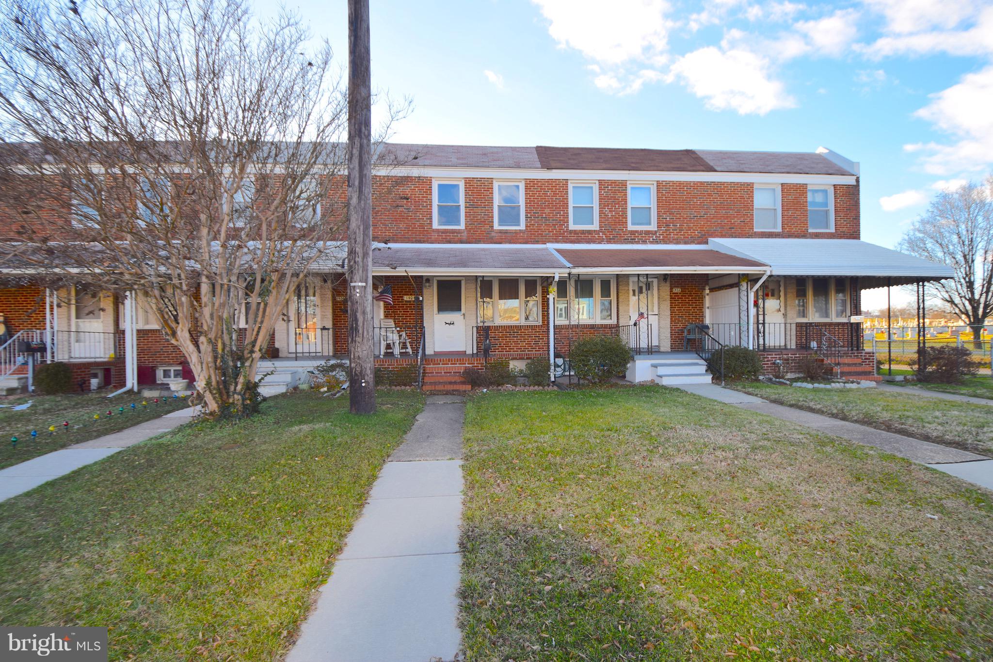 Listed and sold simultaneously.