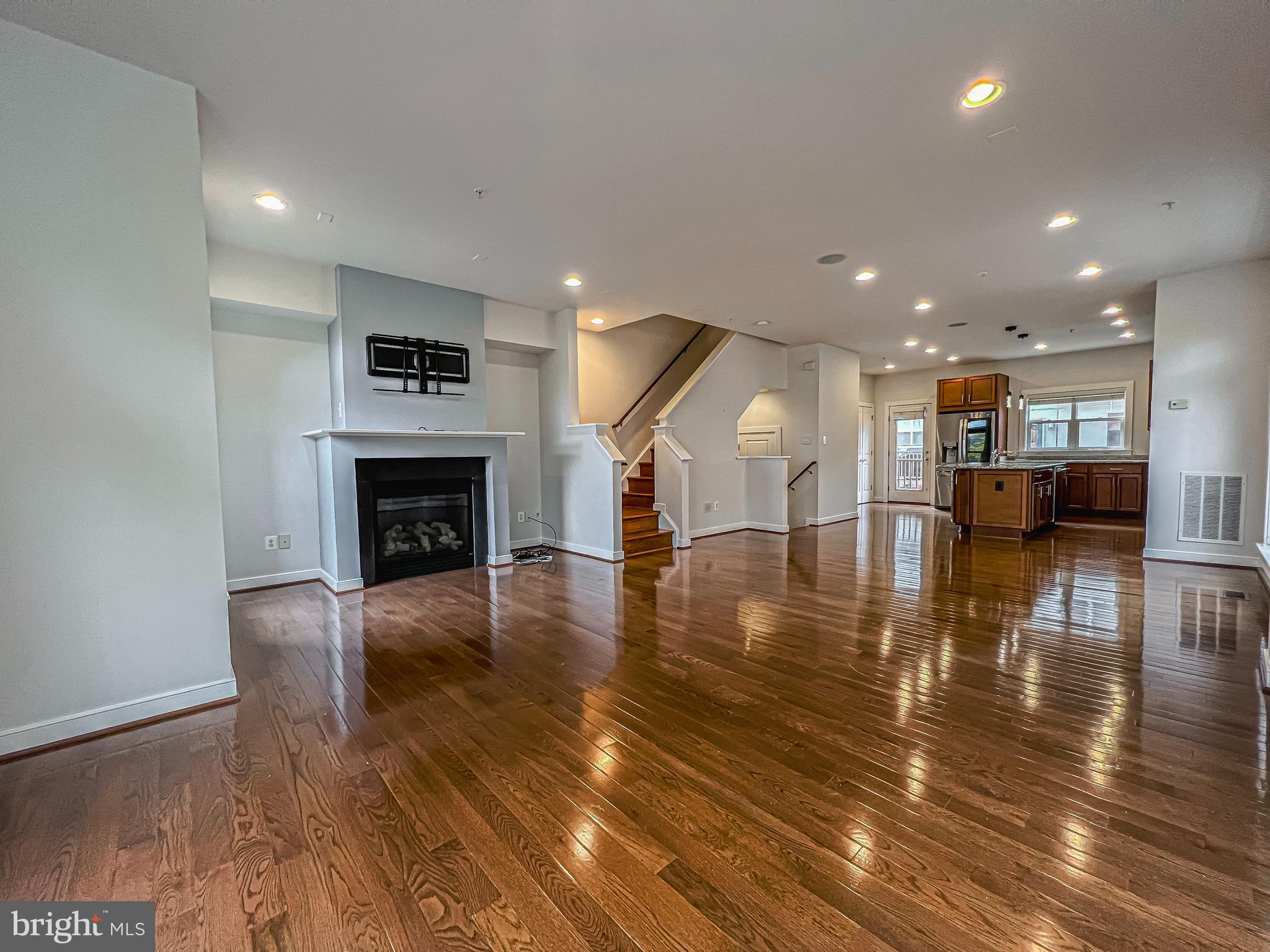 CENTERPOINTE - Residential Lease